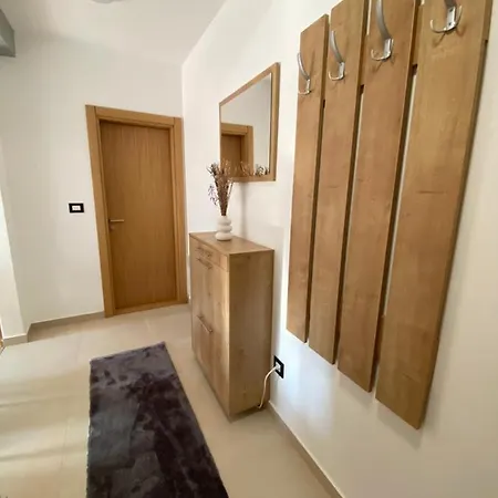 Nikolic Nora * Златибор