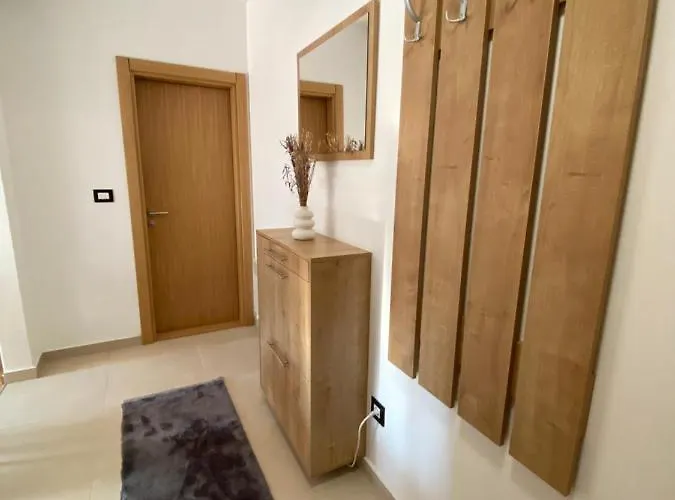 Nikolic Nora * Zlatibor